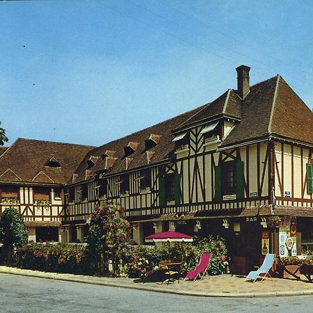 Logis Hotel La Foret Senonches Eksteriør bilde