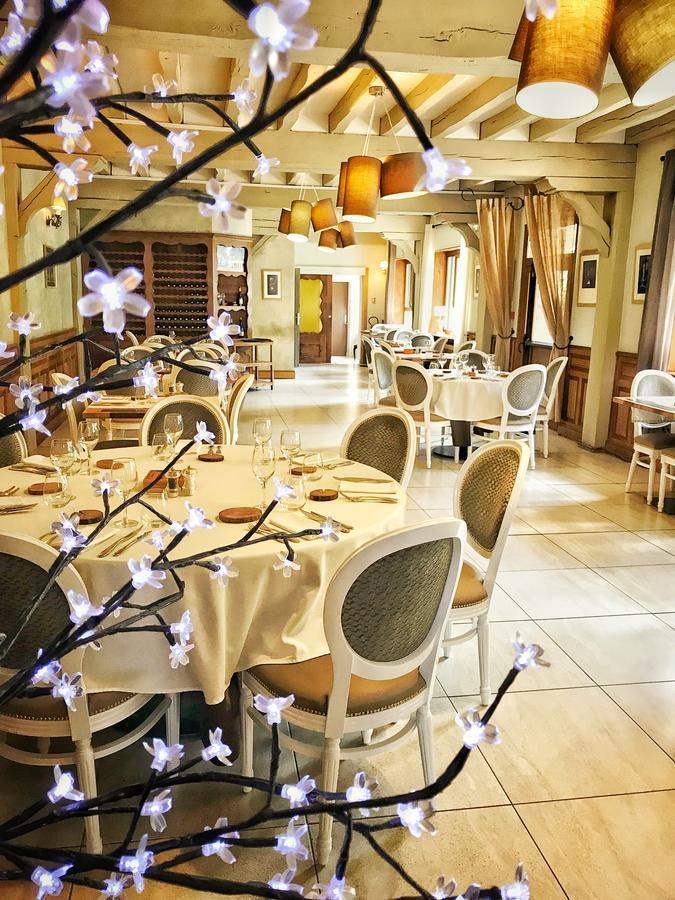 Logis Hotel La Foret Senonches Eksteriør bilde