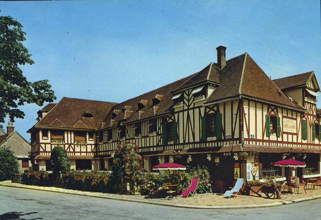 Logis Hotel La Foret Senonches Eksteriør bilde